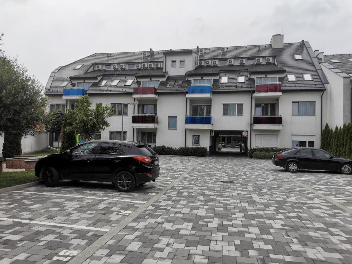 Szabo Lux Apartman Sárvár Extérieur photo